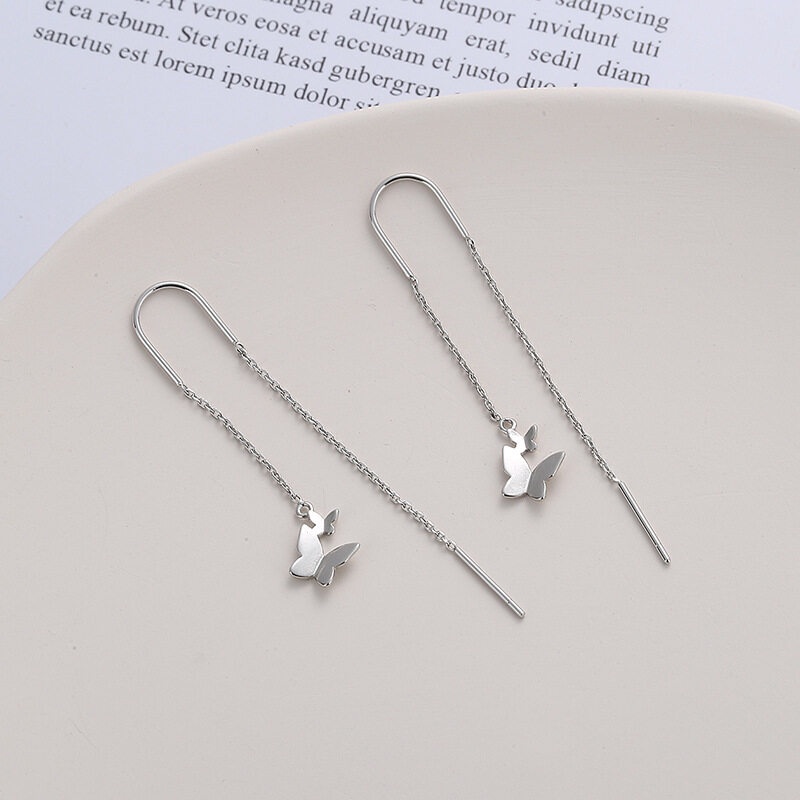 1 Đôi Bông Tai Dáng Dài Mặt Hình Bướm Phối Tua Rua Màu Bạc Phong Cách Vintage Cho Nữ