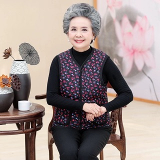 Áo gile ấm cho người già