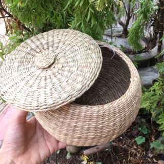Giỏ tròn có nắp bằng cói nhỏ