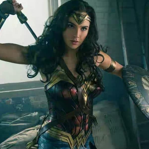 Bộ Đồ Hóa Trang Wonder Woman Cho Bé Dịp Halloween