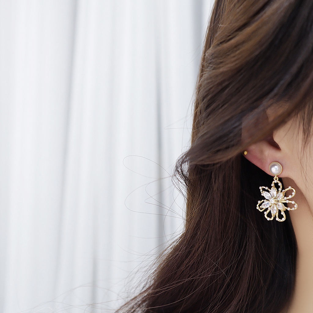 Bông Tai Hàn Quốc Năm 2022 Hình Hoa Đính Đá Zircon Ngọc Trai Lấp Lánh