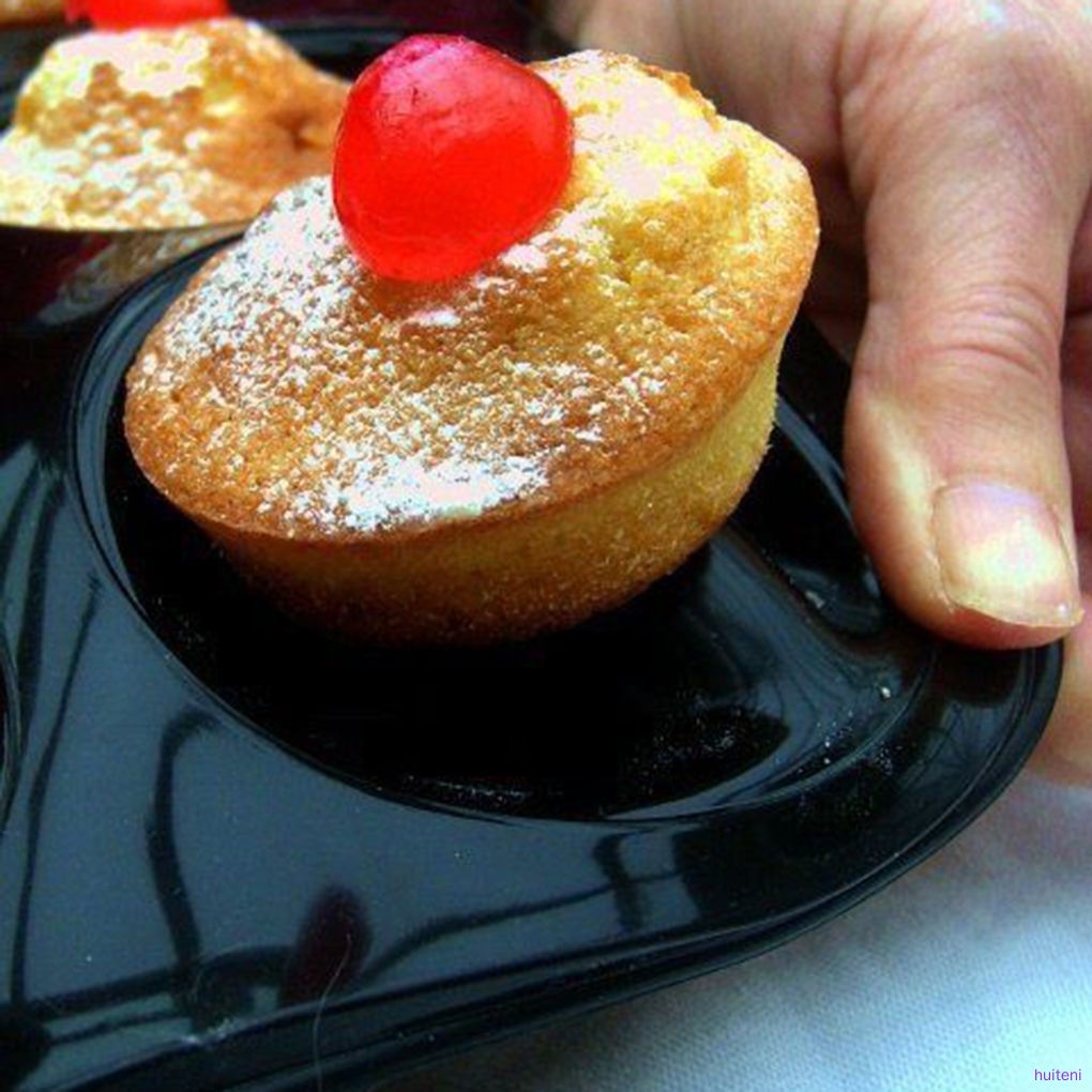 Khuôn Làm Bánh Muffin 6 Ngăn Bằng Thép Carbon Màu Đen Chống Dính
