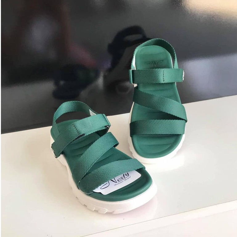 Giày sandal quai chéo nam nữ unisex, xăng đan cực êm NESTY SB12-DXR xanh rêu đế trắng