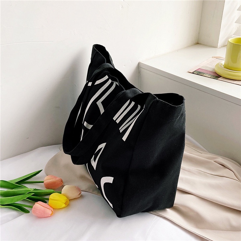 Túi Xách Canvas Sức Chứa Lớn In Chữ One Piece Cho Nữ