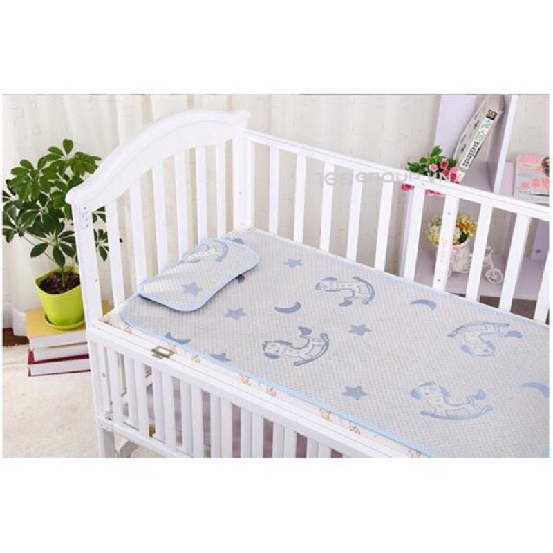 Chiếu điều hoà lụa tặng kèm gối cho bé