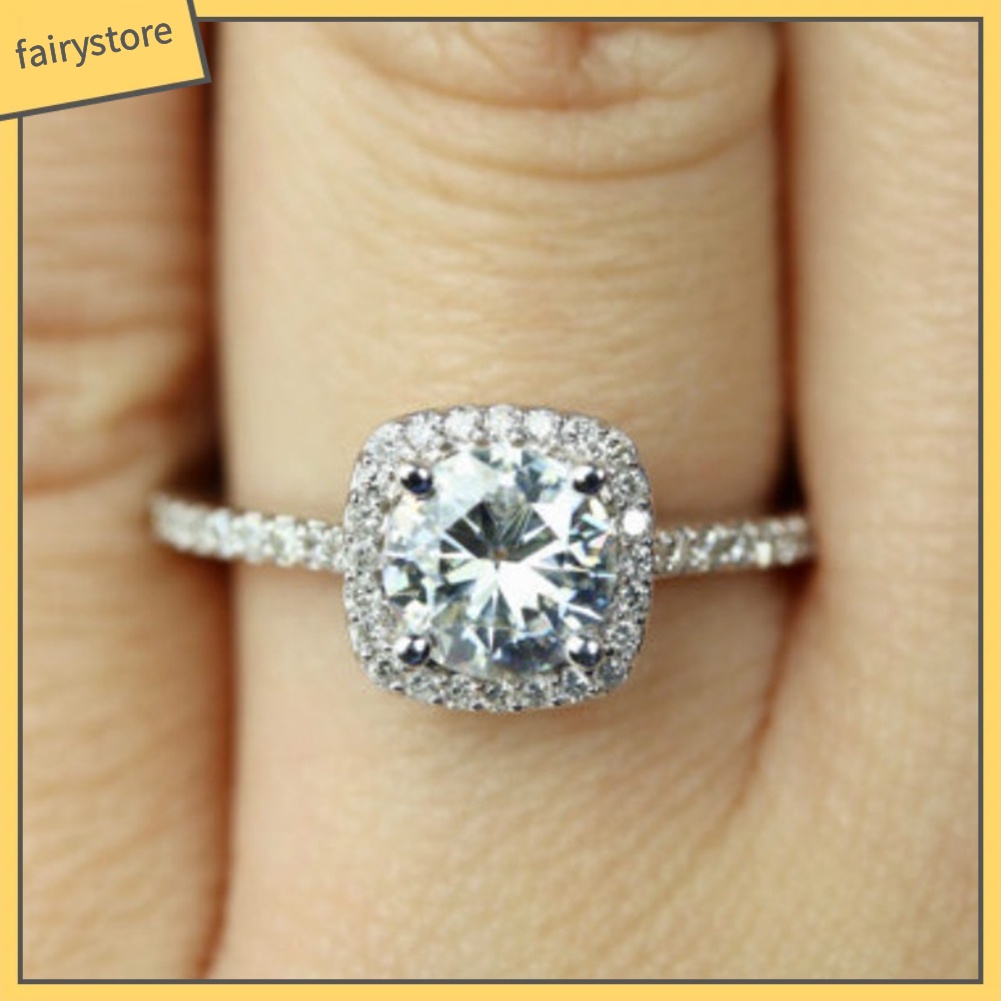 Nhẫn đính đá pha lê sang trọng cho nữ