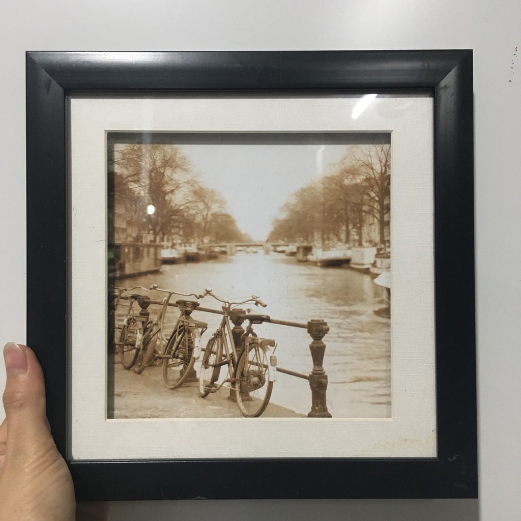 Tranh treo tường khung nhựa