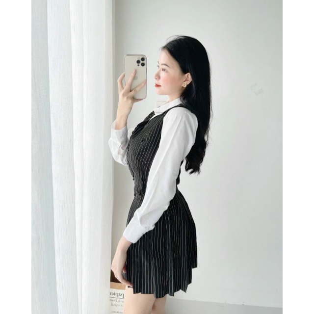 Set 3 món gile sọc phối sơ mi và chân váy