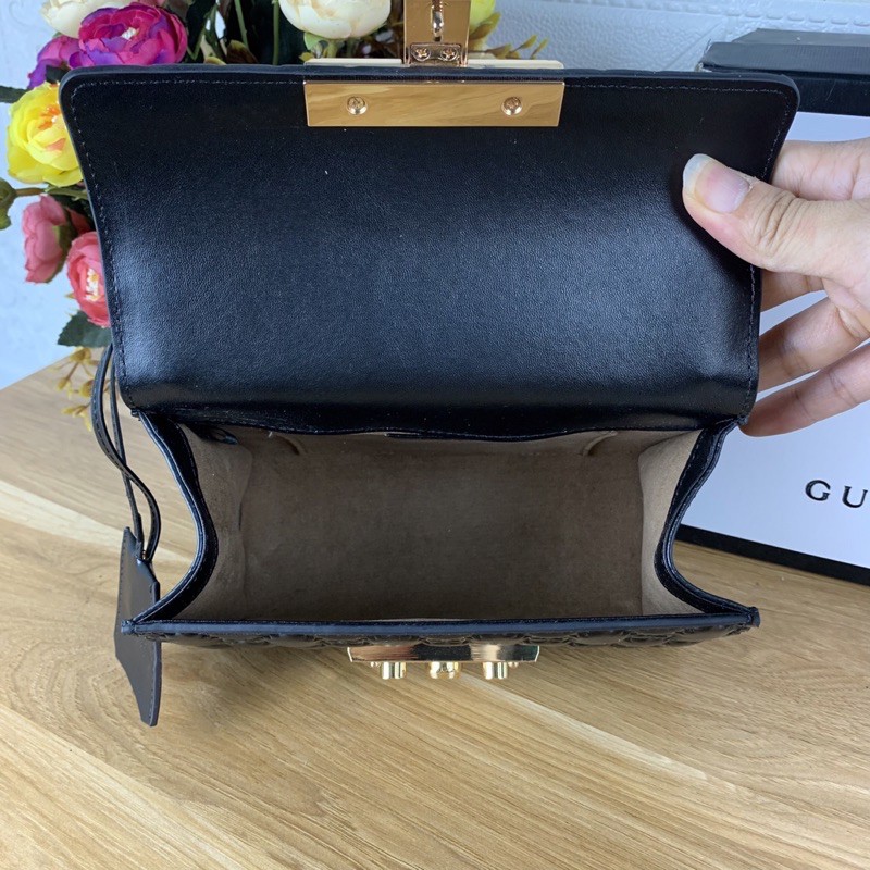 Túi xách Gucci màu đen size 20cm