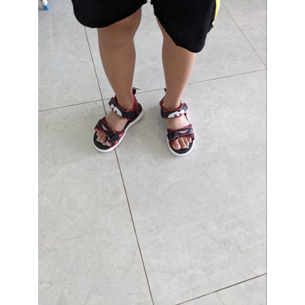 Giày Sandal bé trai xe đỏ