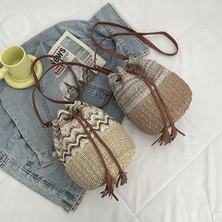 Túi Bucket cói phối da đeo vai đeo chéo dây rút họa tiết thổ cẩm