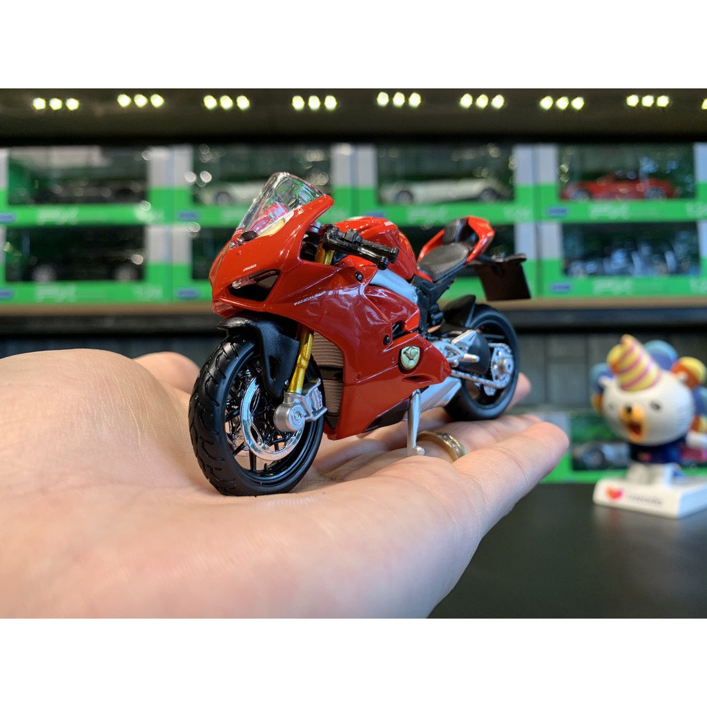 Xe mô hình Ducati Panigale V4 Maisto tỉ lệ 1:18  màu đỏ