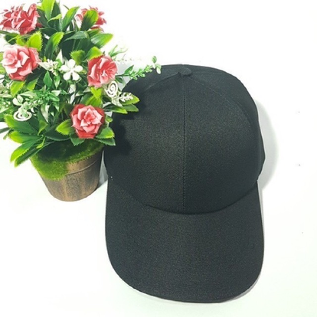 Mũ lưỡi trai trơn màu đen phong cách