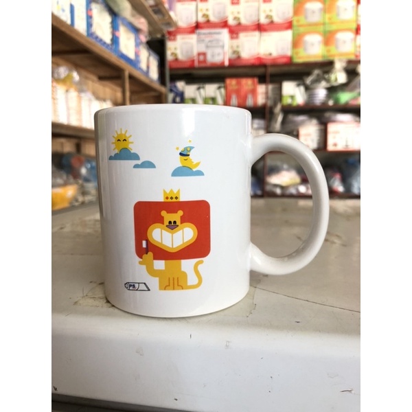 cốc sứ trắng uống cà phê in hình dễ thương