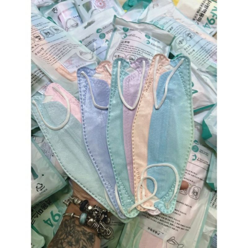 Khẩu trang 4D kf94 kháng khuẩn màu loang, màu cầu vồng