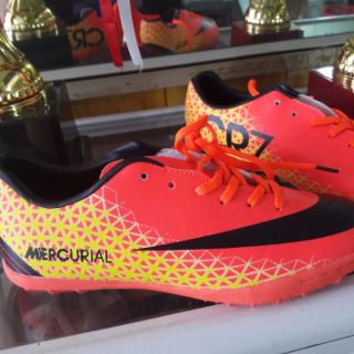 Giày đá bóng CR7