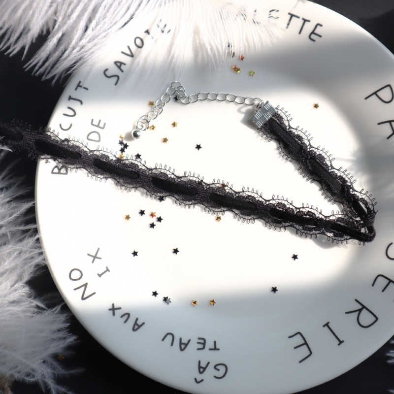 Choker Ren Đen Phối Mặt Ngôi Sao