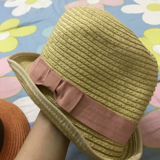 Mũ h&m màu be