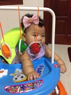 Xe luc lang tập đi cho bé