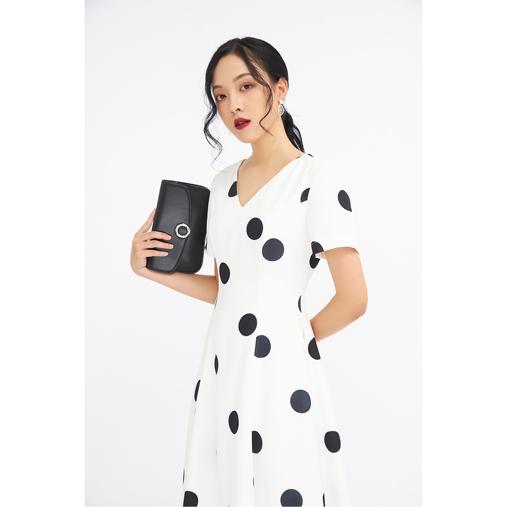 Đầm ngắn tay cổ V- 20Again - DDC0020 | BigBuy360 - bigbuy360.vn