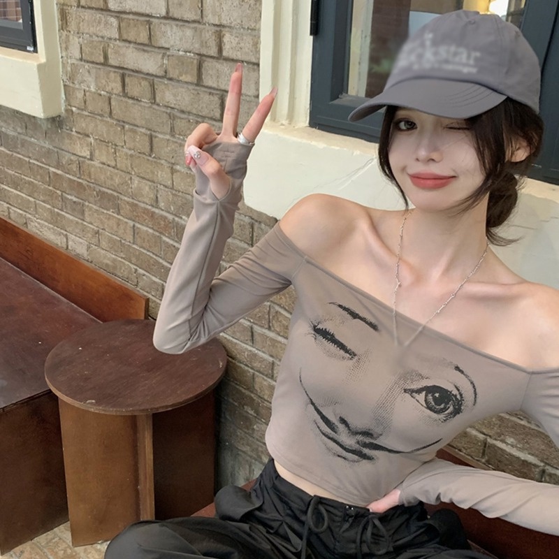 Áo Croptop Trễ Vai Tay Dài Hoạ Tiết Mặt Cười Phong Cách Hàn Quốc