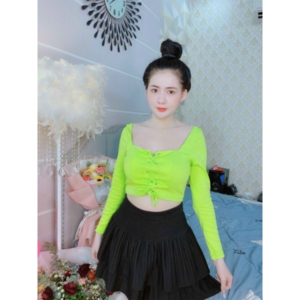Áo croptop ôm tay dài đan dây trước ngực