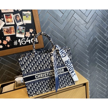 Túi du lịch Tặng kèm khăn Sz 42 bản đẹp