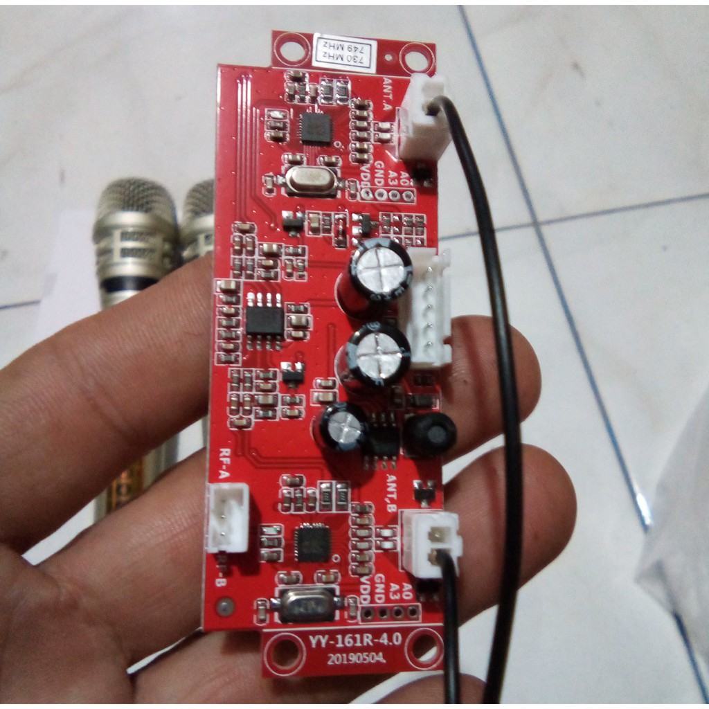 Bộ micro loa kéo UGX21