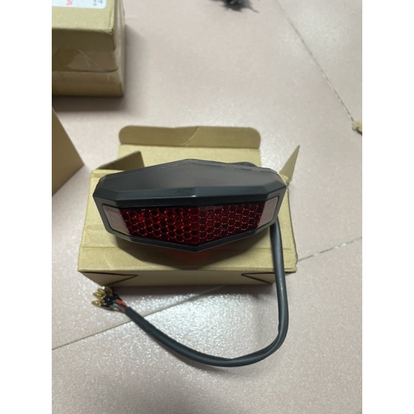 Đèn hậu tích hợp xi nhan