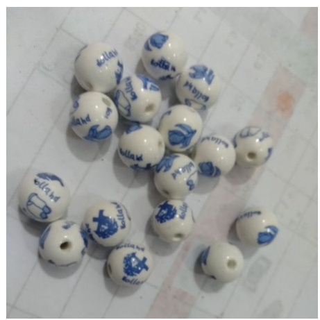 2-510 viên hạt gốm trắng hoa xanh 12mm