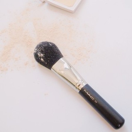 Cọ Phủ Phấn MAC 134 - Mac Powder Brush