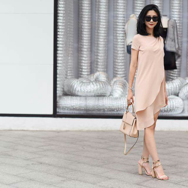 Đầm suông tà lệch