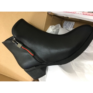 Boot đen bệt đế thấp cổ thấp