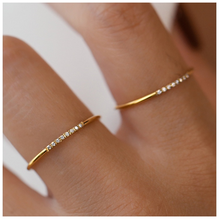 Nhẫn titan mảnh đính hàng đá xinh lấp lánh không gỉ WR2110