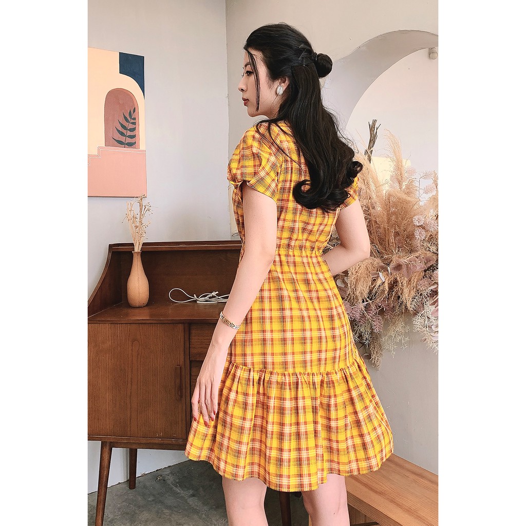 Đầm xòe kẻ caro ngắn tay, tay bồng bèo gấu DEW0298 - 92WEAR | BigBuy360 - bigbuy360.vn