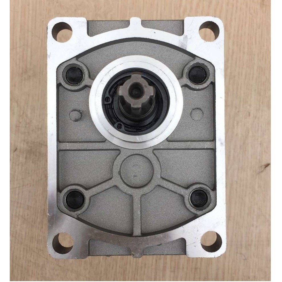Bơm ben/ bơm thủy lực 1.5 tấn xe công nông, mã E314. 4 rơnia, quay trái, 2 lỗ dầu bên F15*F18, 4 lỗ bắt mặt bích 70x100