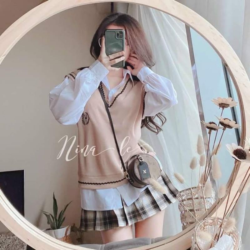 Set 3 món : áo sơ mi trắng + áo gile len + chân váy caro chữ A