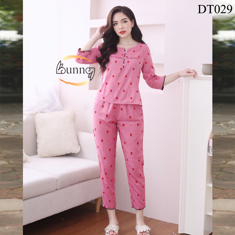 ĐỒ BỘ NỮ CỔ V 3 KHUY, QUẦN ÁO BỘ NỮ MẶC NHÀ CHẤT LIỆU LỤA, HỌA TIẾT HOA LÁ