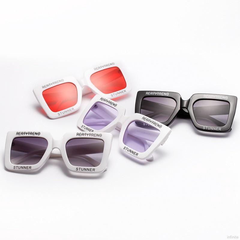 Kính mát gọng vuông in chữ thời trang | BigBuy360 - bigbuy360.vn