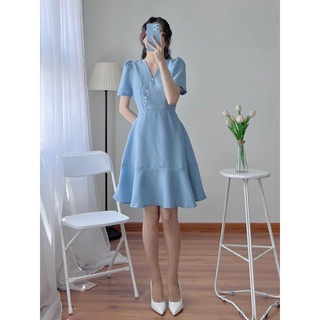 Đầm thiết kế cổ V chéo