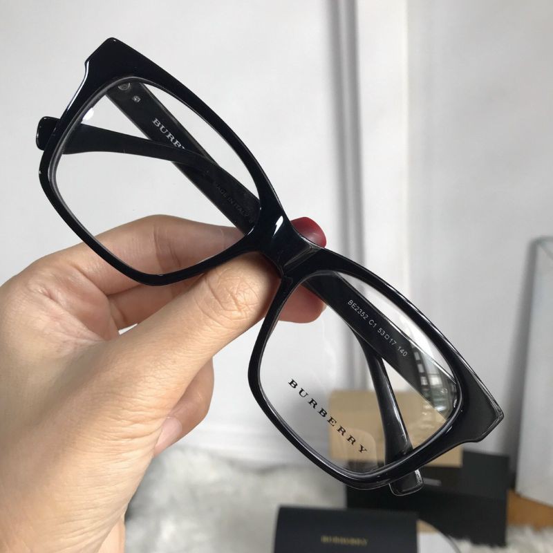 Kính Burberry