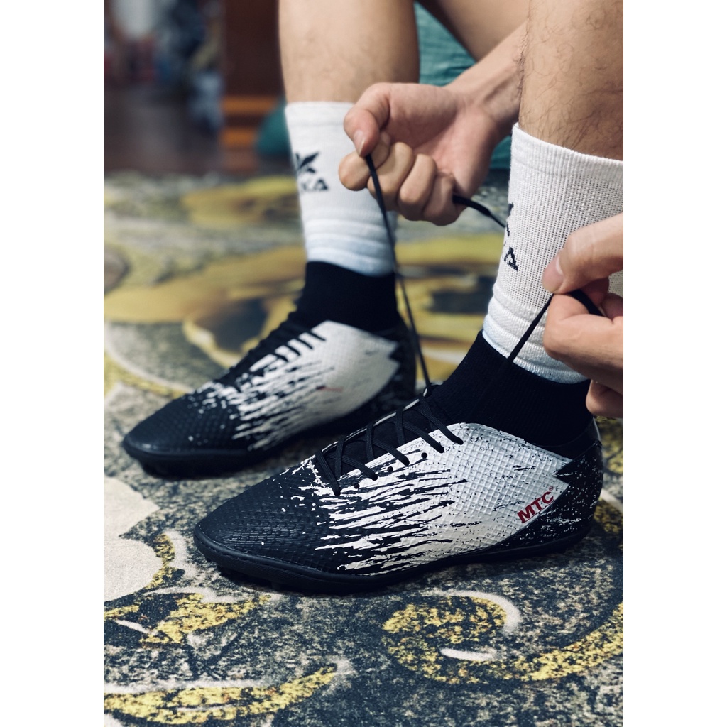 GIÀY ĐÁ BÓNG CAO CỔ