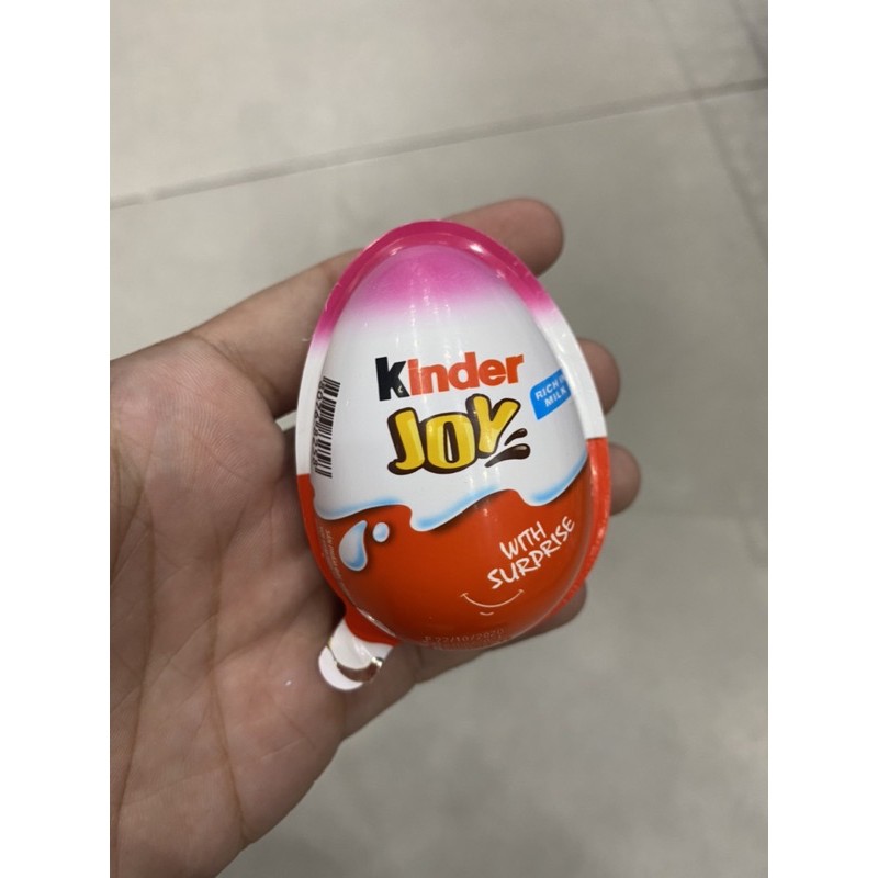 Kẹo trứng Kinder Joy cho bé
