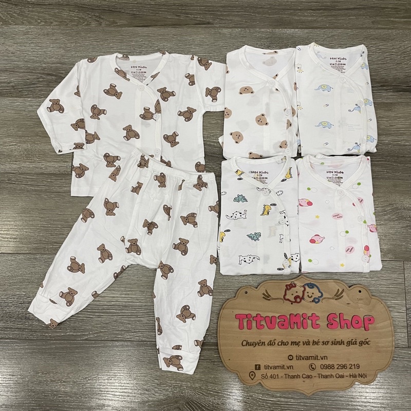 Bộ dài hnkids cúc chéo peptit trắng họa tiết, bộ cúc lệch cho bé trai, bé gái