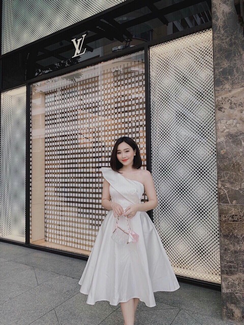 Ảnh và video thật 10000% , đầm lệch vai nơ to sau