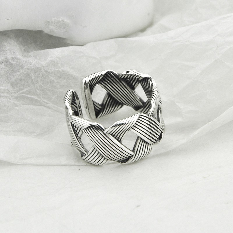 Nhẫn Hình Chiếc Lá Phong Cách Retro C30