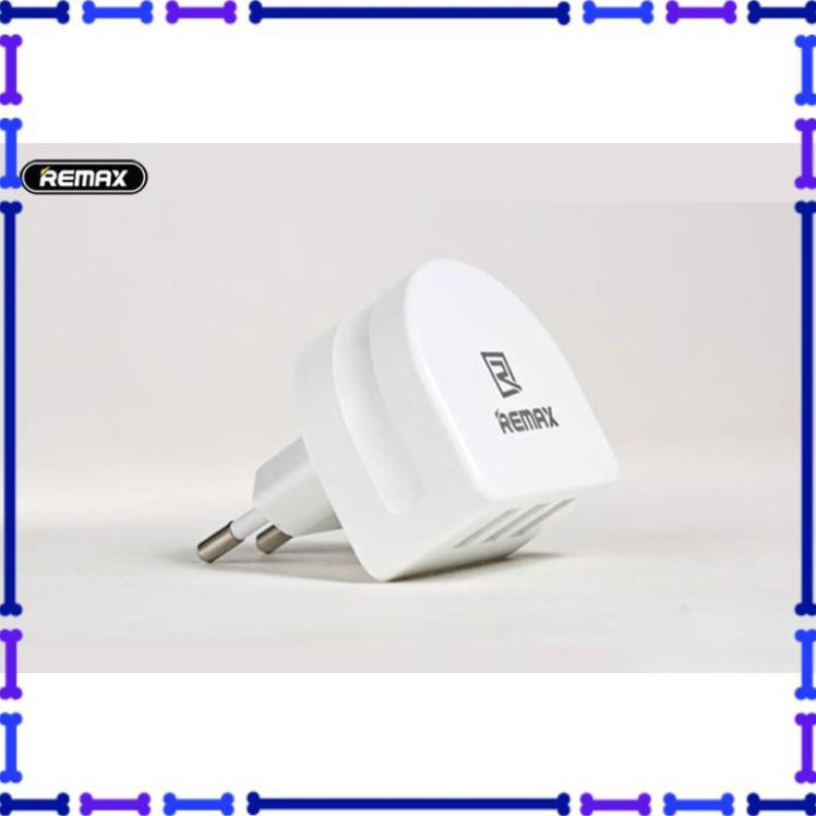 Củ sạc 3.1A 3 Cổng USB Remax Moon RP-U31 - hàng chính hãng