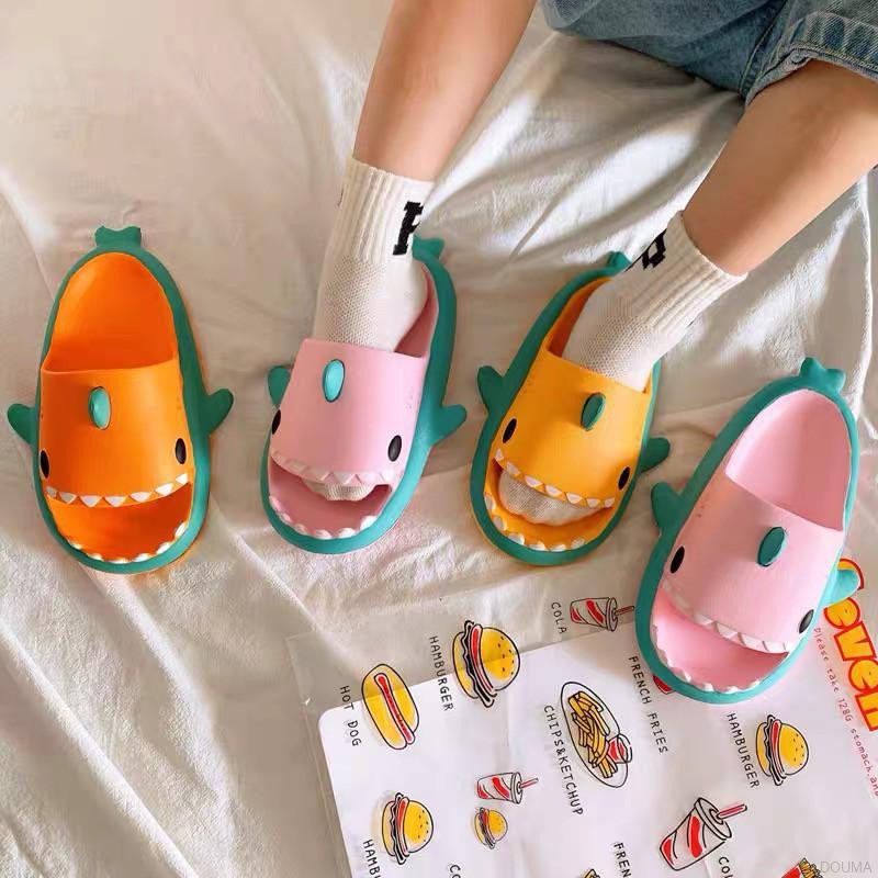 Dép đế mềm họa tiết cá mập hoạt hình phong cách Hàn Quốc dễ thương chống trượt chống mài mòn dành cho trẻ em