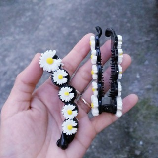 Kẹp tóc dáng dọc đính hoa cúc 8cm (Ảnh thật)