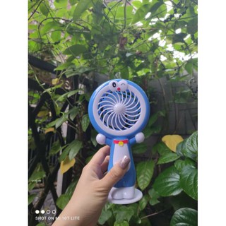 quạt cầm tay mèo doremon